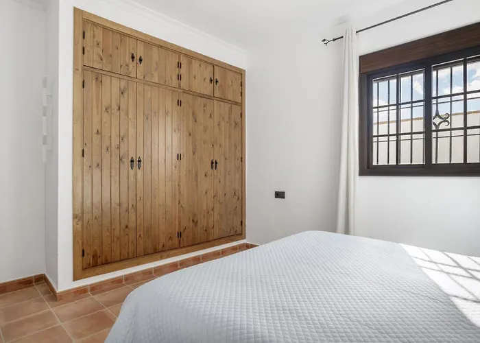 Casa كونيل ذي لا فرونتيرا