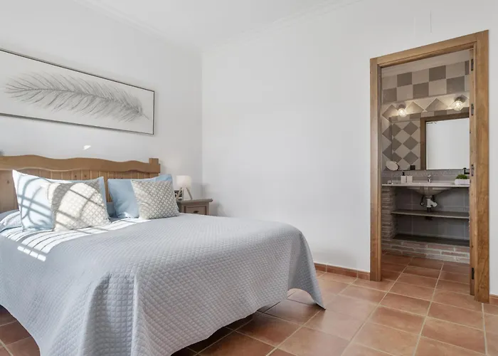 Casa كونيل ذي لا فرونتيرا